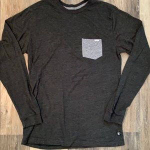 Men’s Volcom long sleeve pocket tee.